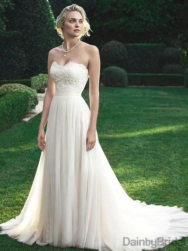 Elegant Sweetheart Tulle Train Wedding Dress