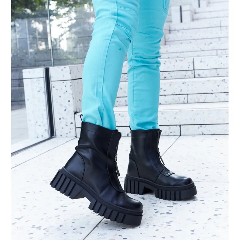 Insulated Francavilla Black Zipper Boots