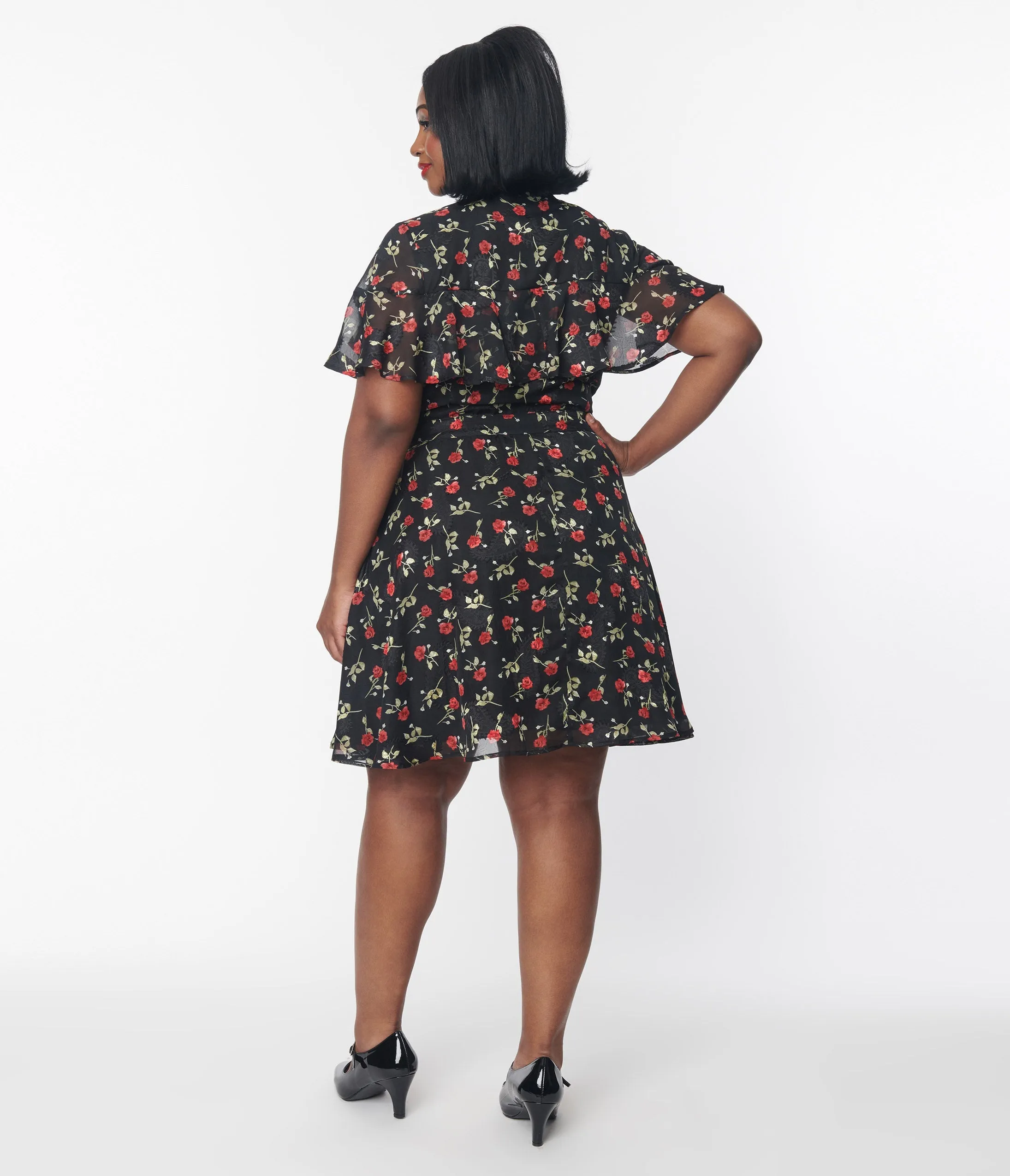 Plus Size 1950s Black & Red Rose Capulet Fit & Flare Dress