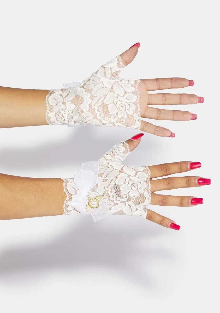 Pure Heavenly Reaction Lace Gloves