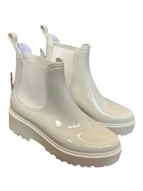 Size 8 Cream Rubber Chelsea Boots by Steve Madden