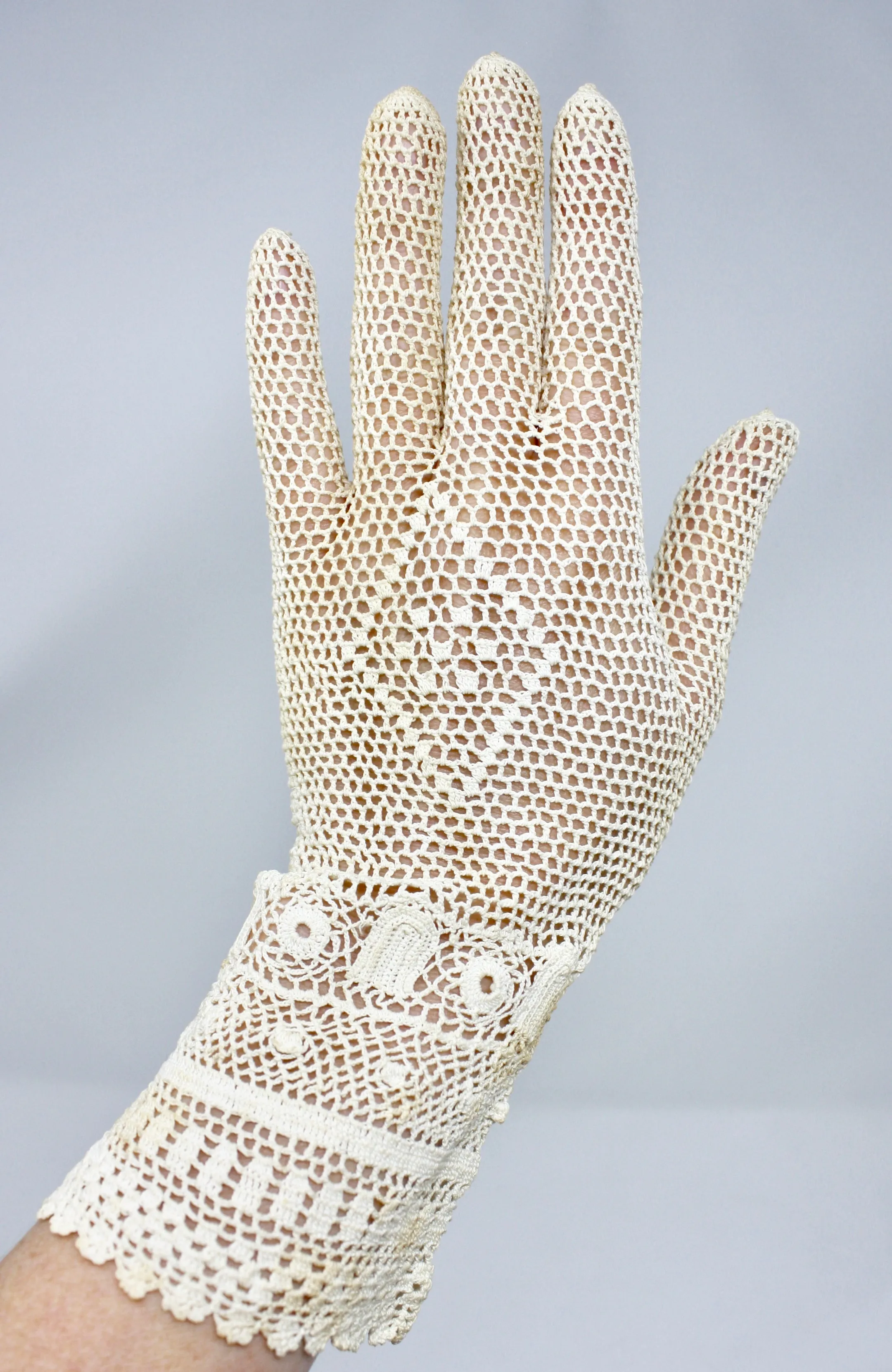 Vintage Elegant Irish Lace Gloves